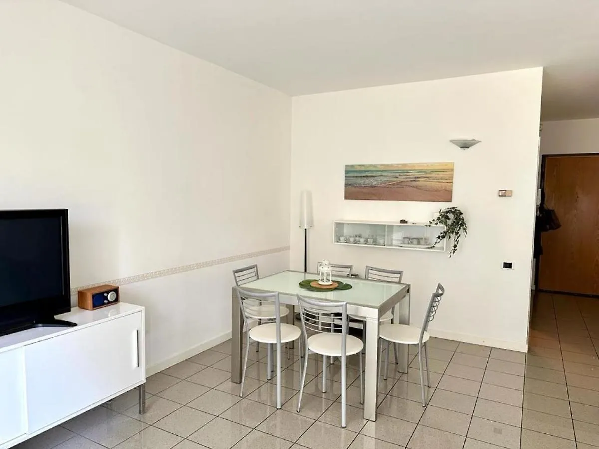 Betty'S Bay Apartman Cremia 0*,  Olaszország